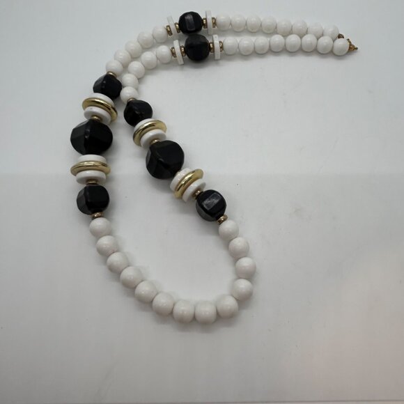 Black & White Acrylic Necklace & Earrings Bead Set Gold-Tone Accents Plastic - Picture 8 of 10